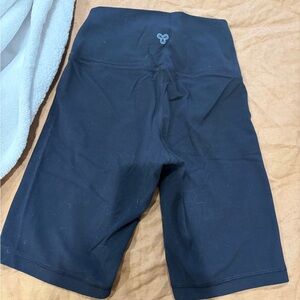 Aritzia biker short 7”